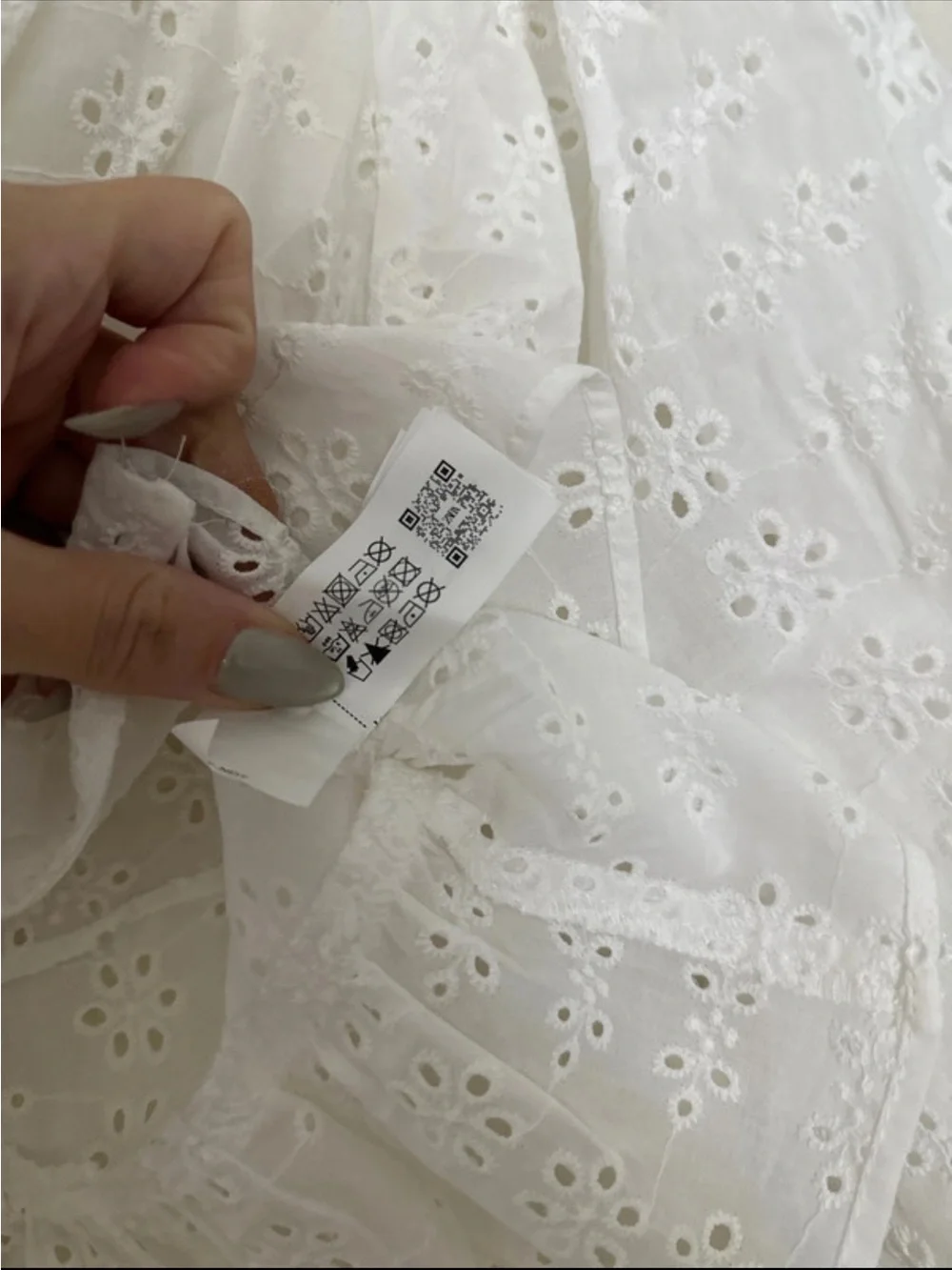 Zara White Eyelet V-Neck Peplum Blouse